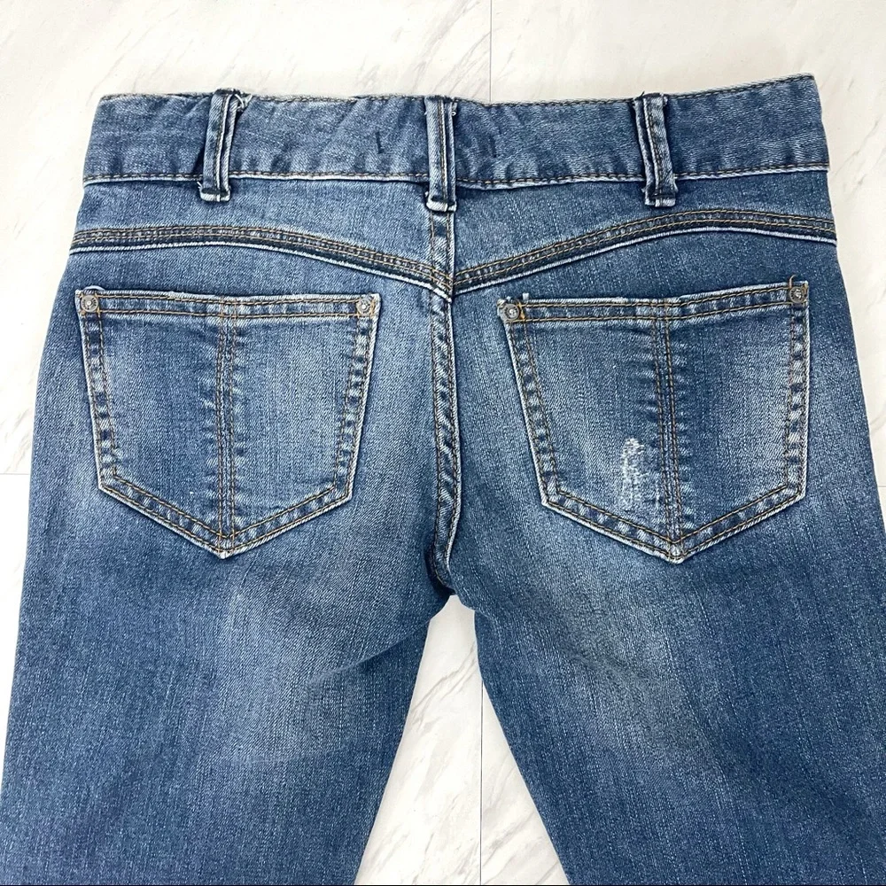 Free People- Skinny Jeans in Medium Wash Size 24. - Picture 4 of 8